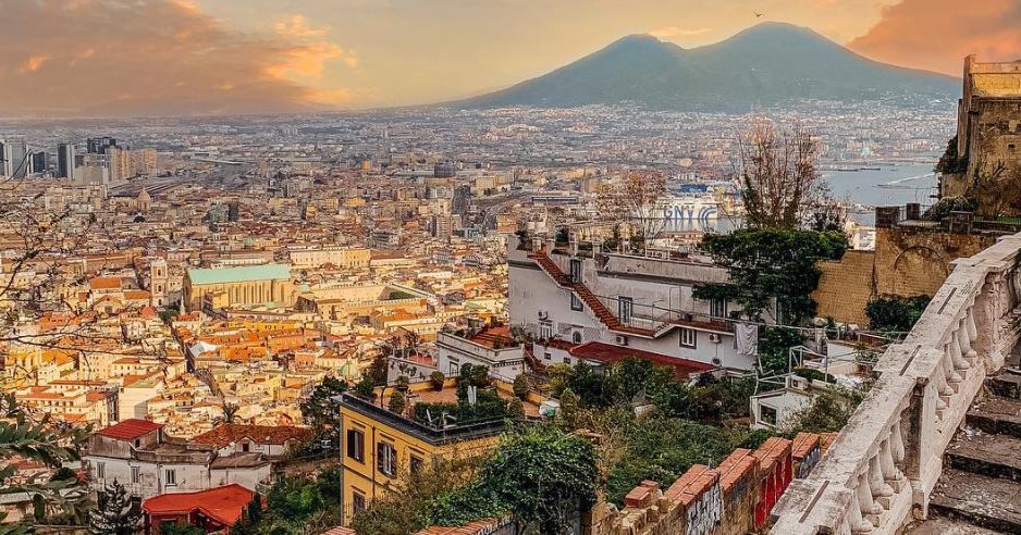 La Pedamentina: itinerario a piedi sulle 414 scale più famose di Napoli